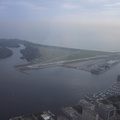 Un aéroport vue depuis le haut de la tour.